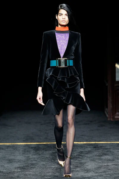 Look 28